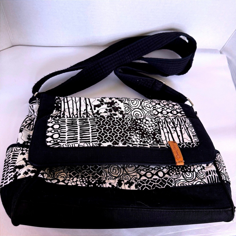 Donna Sharp Quilted Crossbody Bag Black Cream Patchwork Messenger Purse Art Deco